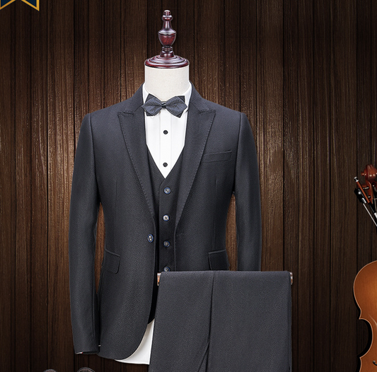 Elevate Your Wardrobe with a Stylish Three-Piece Suit Jacket for Men