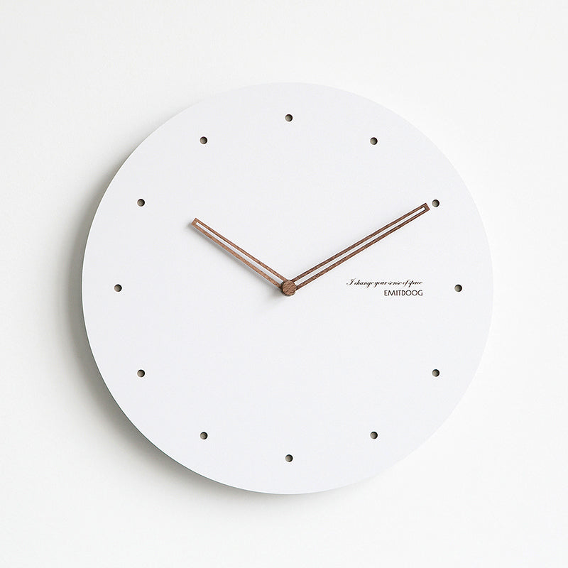 Modern Minimalist Geralt Wall Clock: Elegant Timepiece for Living Spaces