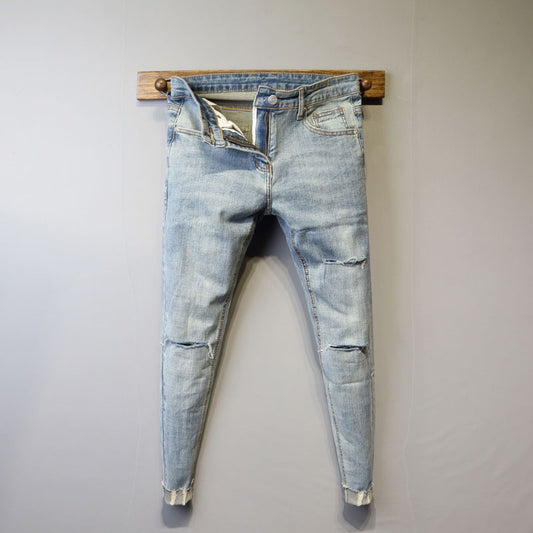 Vintage Vibes: Light Blue Retro Slim Jeans