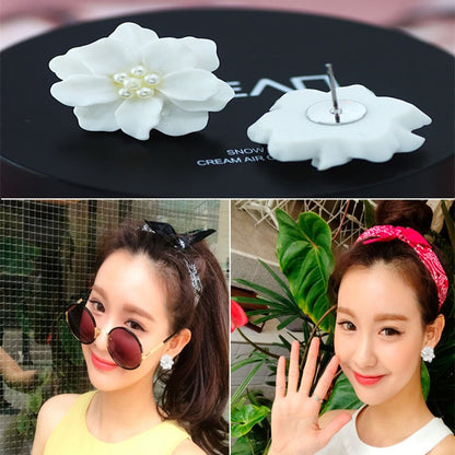 2 PCS Lovely white Flower Pearl Pendant Circle Earrings